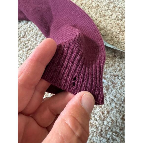 Abercrombie & Fitch Men's Sweater, size XL; 100% Lambswool; Vintage 90's - Picture 9 of 10